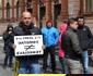 Micii comercianţi au protestat la Prefectură