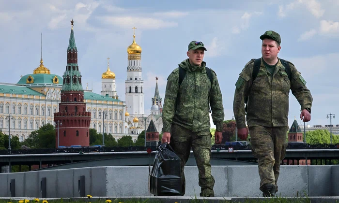 Soldati rusi  Moscova EPA EFE jpg