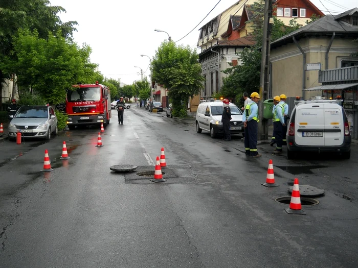 Zona a fost imediat izolată de către pompieri                       FOTO Laurenţiu Ionescu