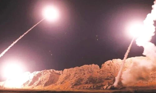 VIDEO/ Primele imagini cu atacul asupra bazelor americane, date publicităţii de Iran  Gardienii Revoluţiei spun că vor mai lovi şi alte ţinte jpeg