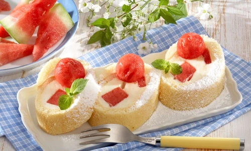 rulada cu pepene si crema de branza jpeg