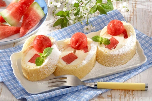 rulada cu pepene si crema de branza jpeg
