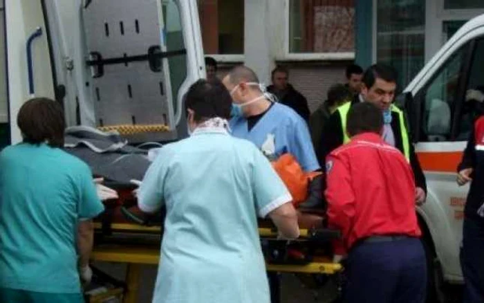 Oamenii pot fi salvaţi doar dacă se adresează la timp la medic