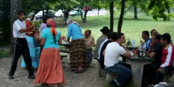 Cehia: Actele de violenţă sunt îndreptate asupra locuitorilor de etnie rromă