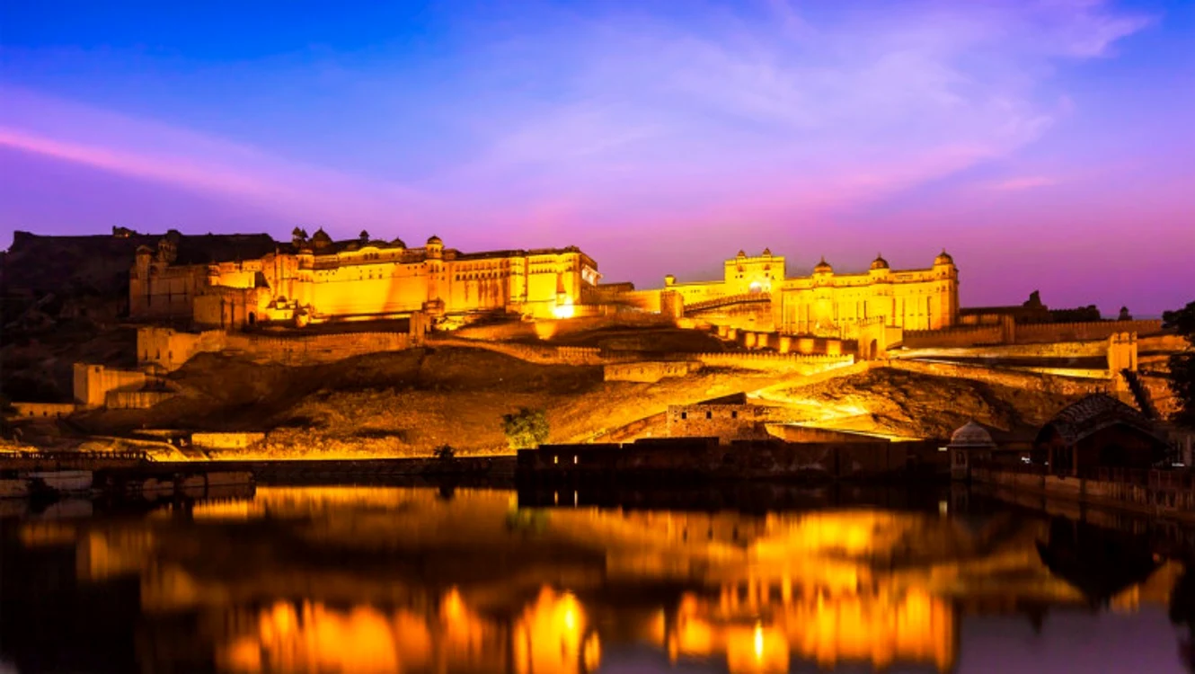 
    Fortul Amer este principala atracție turistică din JaipurSursă foto: Profimedia   