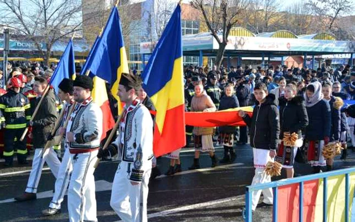 Manifestările dedicate zilei de 1 decembrie se încheie în centrul oraşului FOTO I.S.