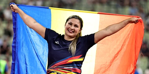 bianca ghelber drapel jpg