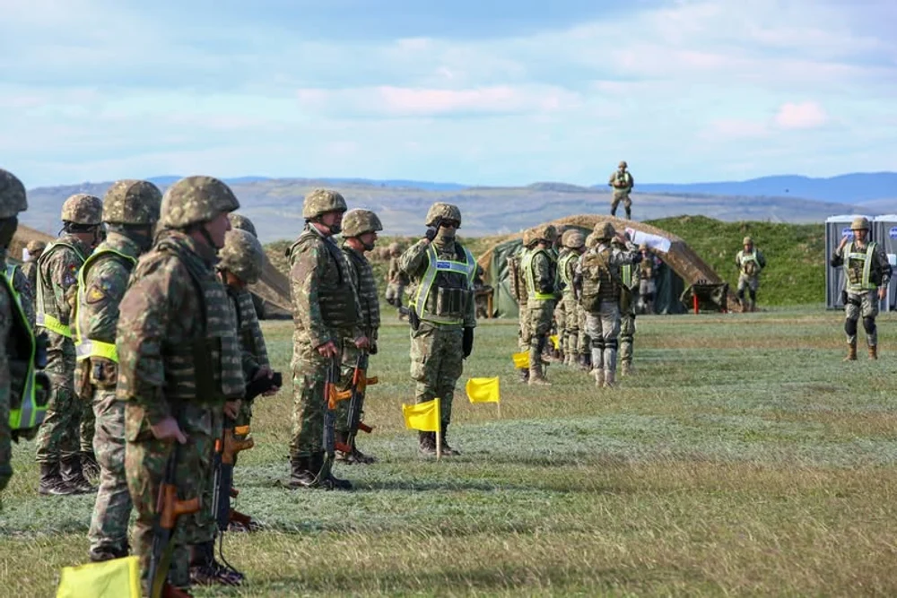 Cozi și reacții dure la exercițiul de mobilizare al Armatei Române: „Echipamente lipsă, haos în program, dar în comunicate totul e perfect”. Reacția MApN