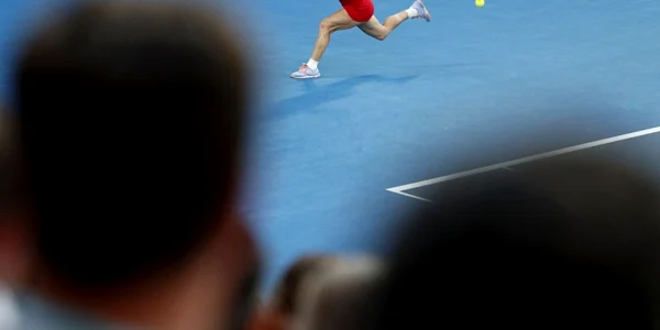 Simona Halep şi daneza Caroline Wozniacki la Australian Open 2018 FOTO EPA-EFE / Narendra Shrestha 