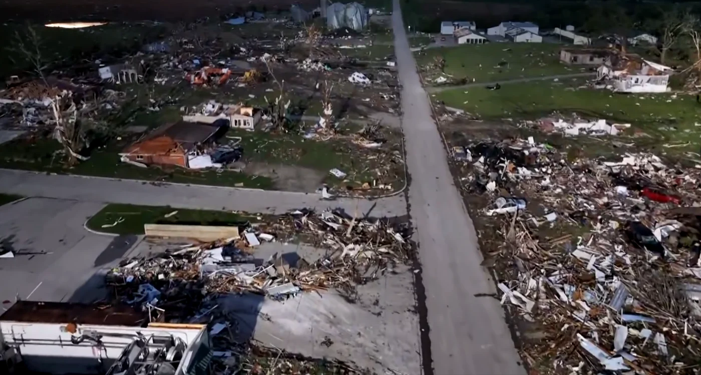 Tornada a provocat distrugeri în Greenfield. FOTO captură video WFLA News Channel 8