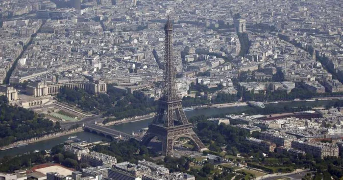 paris turnul eiffer FOTO businessinsider.com