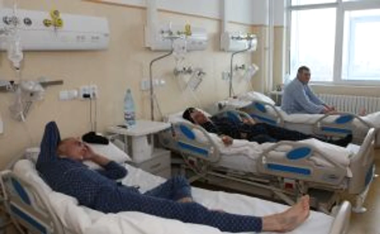 Saloanele au câte două sau trei paturi pentu pacienţi