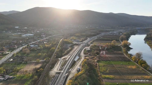 Calea ferată Simeria Arad la Brănișca și podurile peste Mureș  Foto Daniel Guță ADEVĂRUL (23) jpg