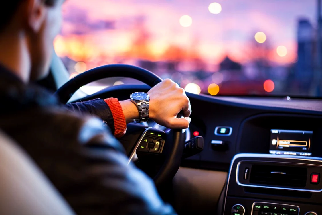Servicii de închirieri auto pentru străini și români