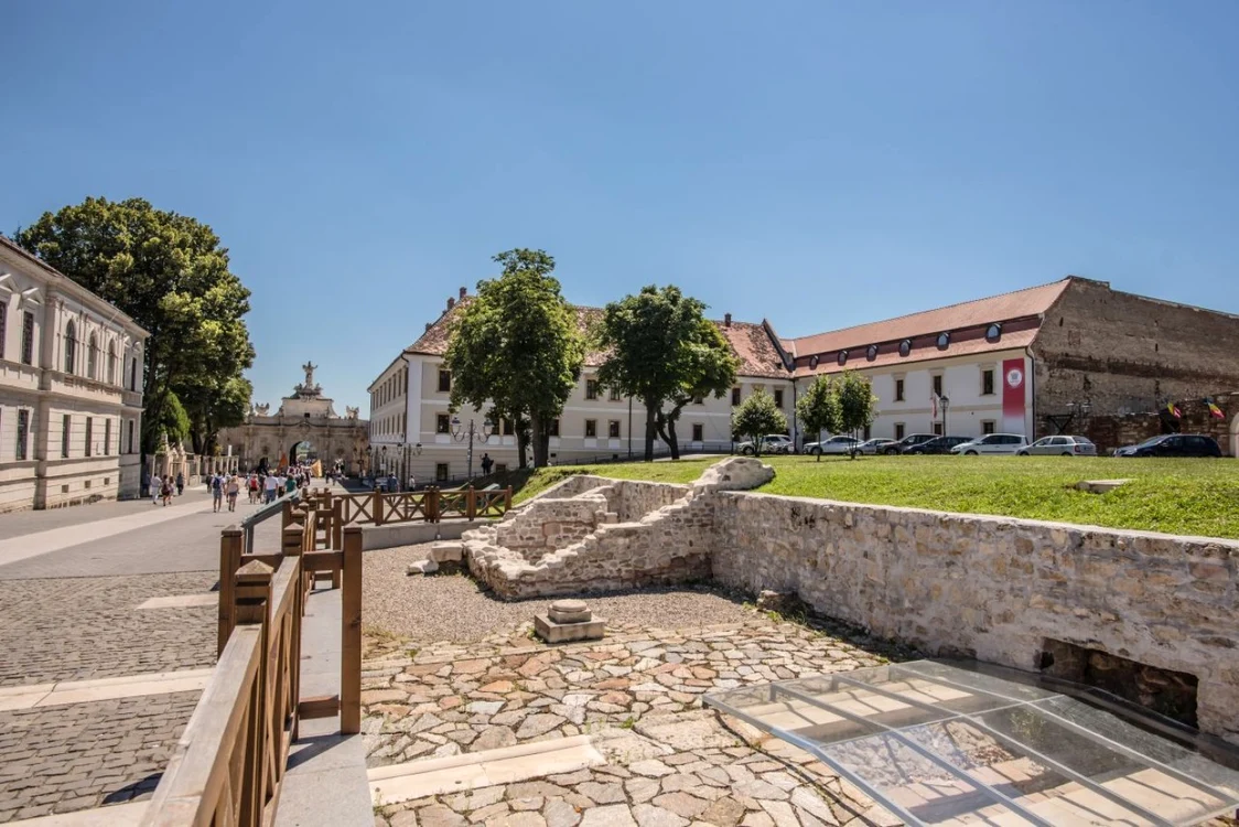 Ruine ale castrului roman puse în valoare la Alba Iulia FOTO Adevărul