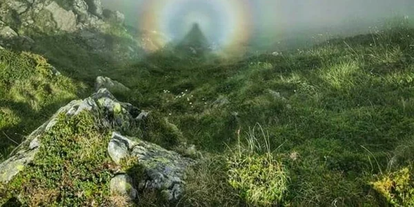 Efectul Gloria filmat la Lacul Avrig din Munţii Făgăraş FOTO Dani Ursache