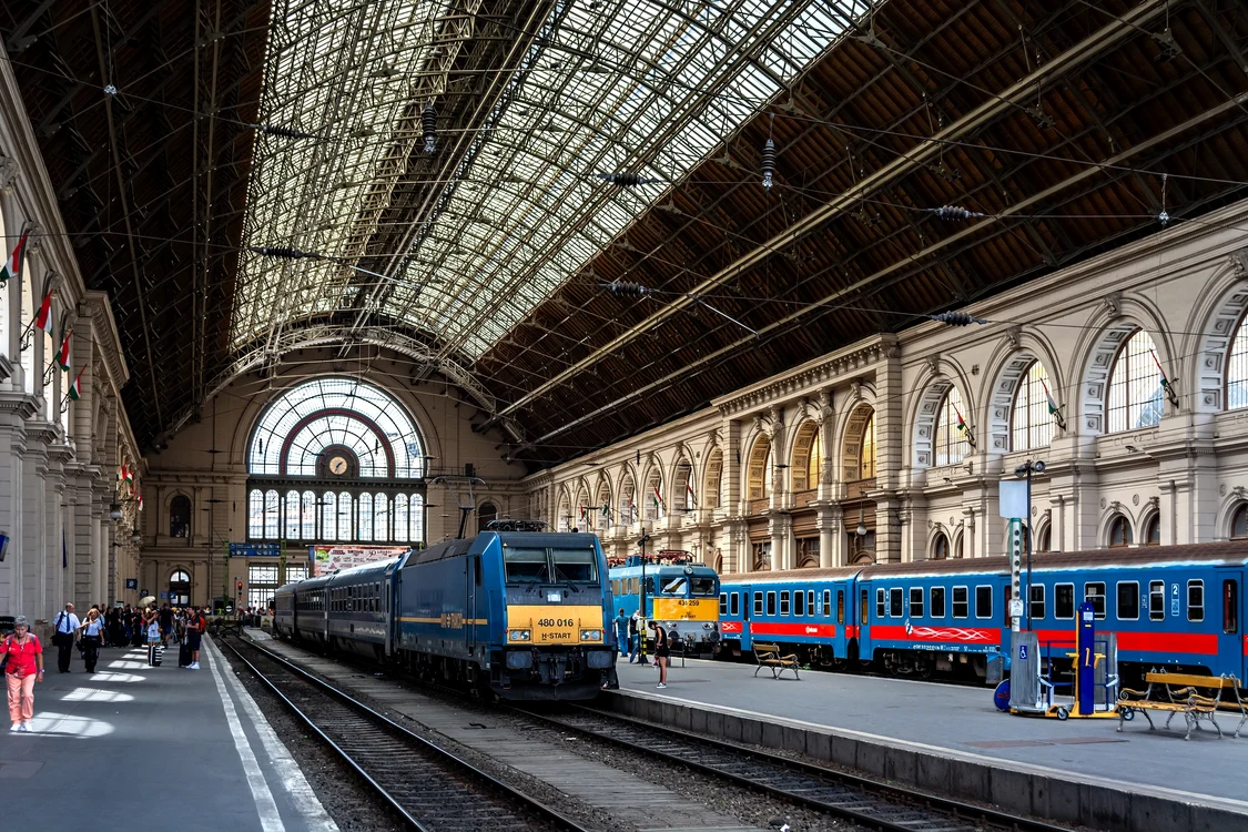 Tren Budapesta Ungaria FOTO Shutterstock jpg