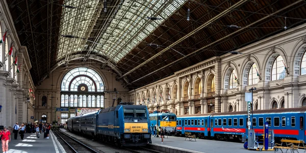 Tren Budapesta Ungaria FOTO Shutterstock jpg