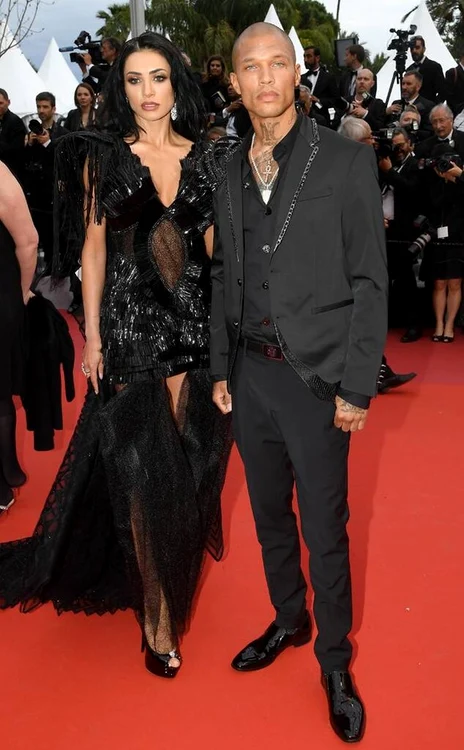 Andreea Sasu a pășit la brațul lui Jeremy Meeks pe covorul roșu de la Cannes