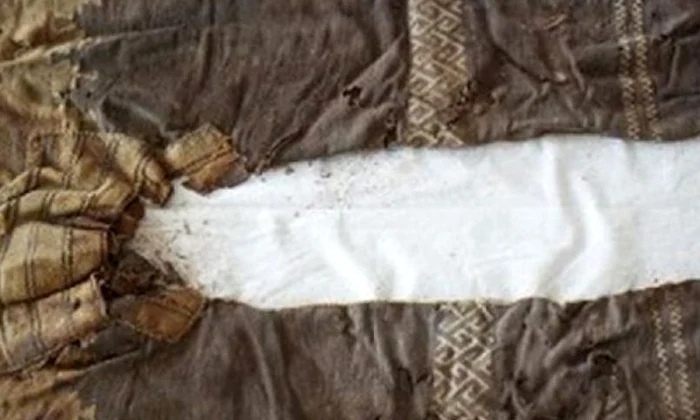 Arheologii au descoperit cei mai vechi pantaloni din lume în vestul Chinei jpeg