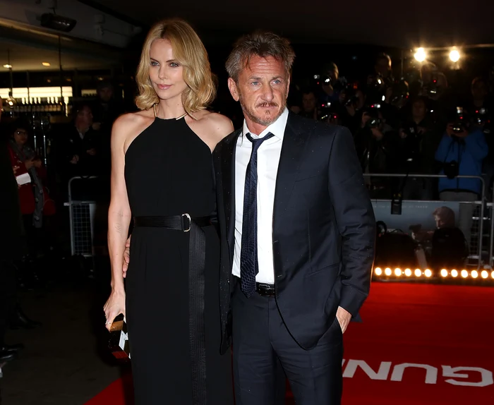 Charlize Theron  și Sean Penn, o logodnă de un an și jumătate