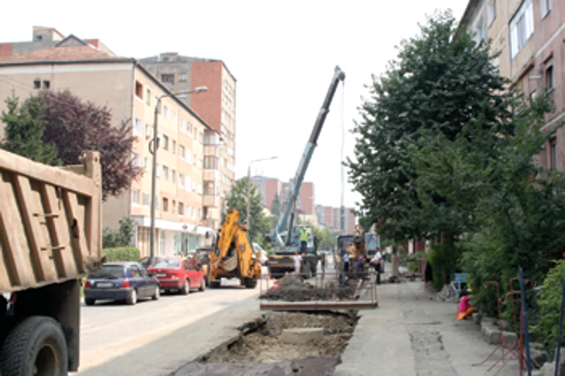 Reşiţa: Circulaţie îngreunată pe Bulevardul Muncii
