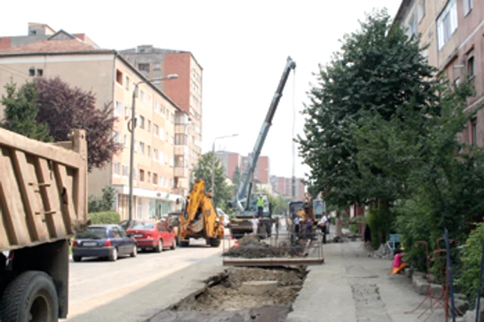 Reşiţa: Circulaţie îngreunată pe Bulevardul Muncii