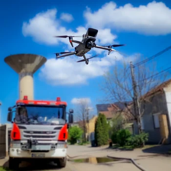 Piloţii amatori de drone şi-au înfiinţat o asociaţie şi au parteneriat cu ISU Crişana foto: SalvaDrone