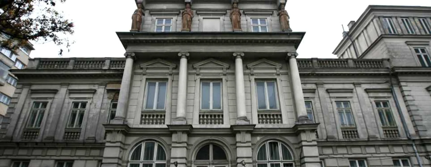 Palatul Ştirbei de pe Calea Victoriei, o bijuterie arhitecturală, astăzi aflată în ruină. Fotografii: stirbey.com