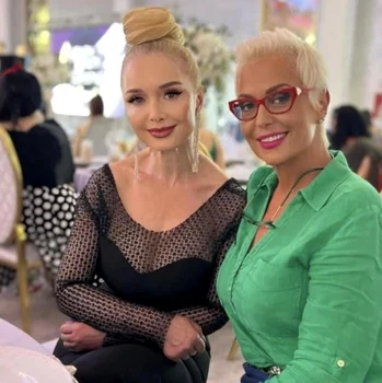 Carmen Barcan și Monica anghel