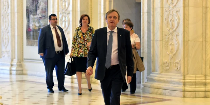 PSD l-ar vrea plecat pe Virgil Popescu din Guvernul Ciucă FOTO gov.ro