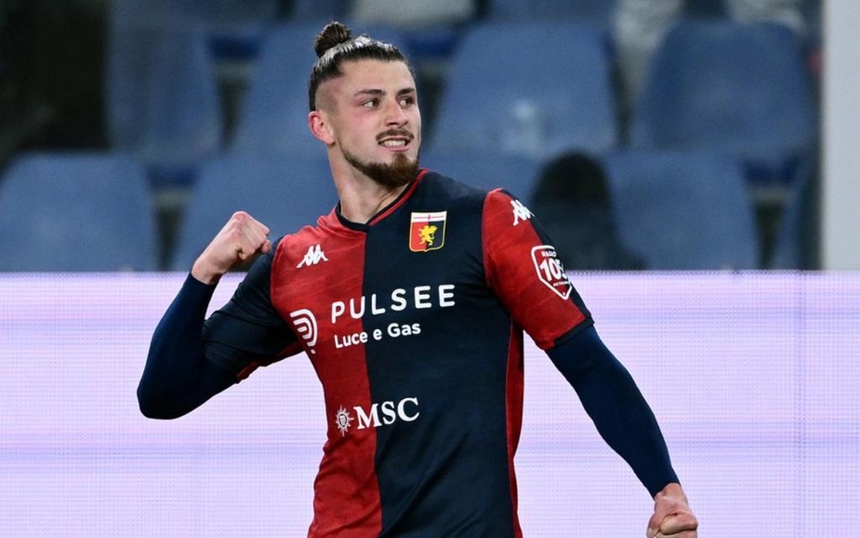 Oferta înaintată de Napoli pentru cel mai mare transfer din istoria fotbalului românesc. Cum a răspuns Genoa