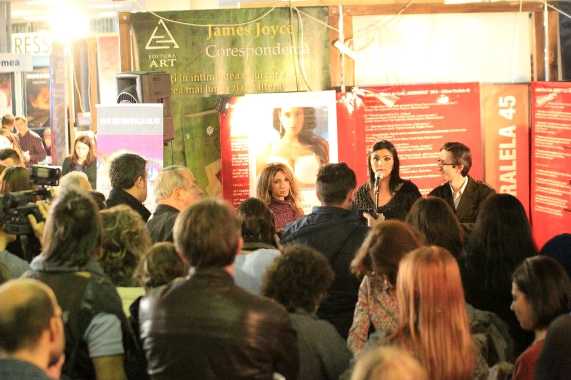 Lansarea cărţii «Confidenţele unei fete de oraş», de Claudia Voicu.