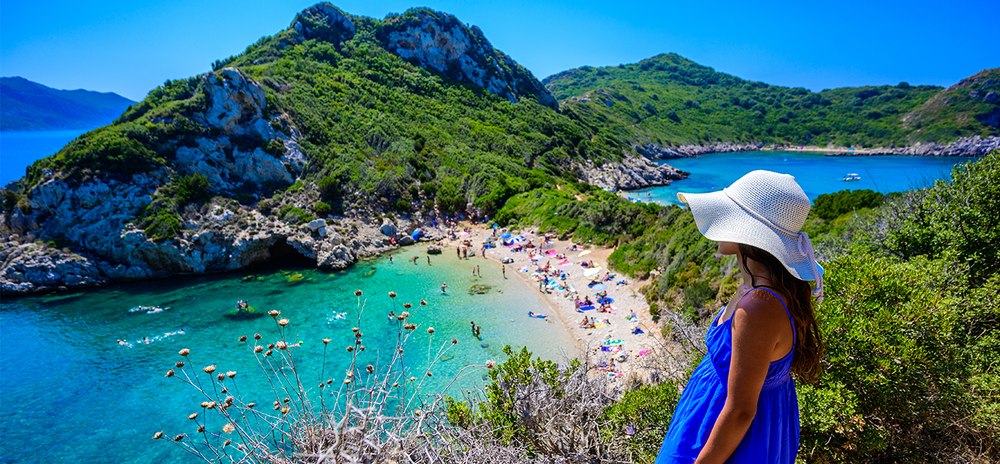 Paradisul din Grecia care n-a fost descoperit încă de români. Unde se află insula de vis