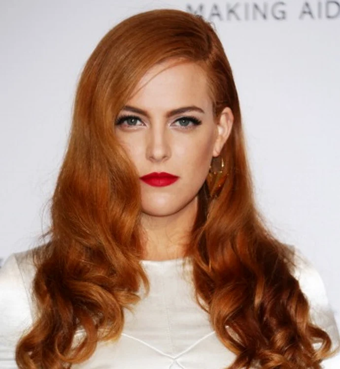 
    Danielle Riley Keough (n. 29.05.1989), cunoscută ca Riley Keough, este fiica lui Lisa Marie Presley si a lui Danny Keough, şi totodată, nepoata lui Elvis şi a Priscillei Presley.foto: Getty Images  