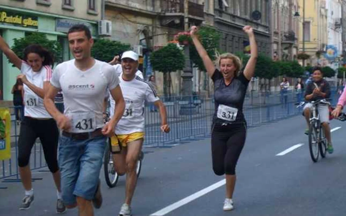 Printre participanţii la acest supermaraton se număr şi arădeanca Adela Cristea