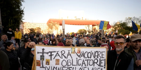 Proteste antivaccin în Bucureşti. Foto Mediafax