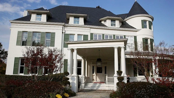 Vicepreședintele SUA locuiește și el într-o „casă albă” dar mai mică