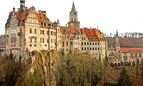 Castelul tinereţii lui Carol I, pe care l a părăsit în Germania pentru a deveni Regele României jpeg