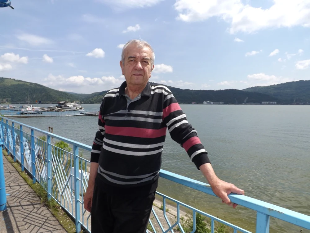 Ahmet Engur, pe faleză la Orşova FOTO Alexandra Georgescu