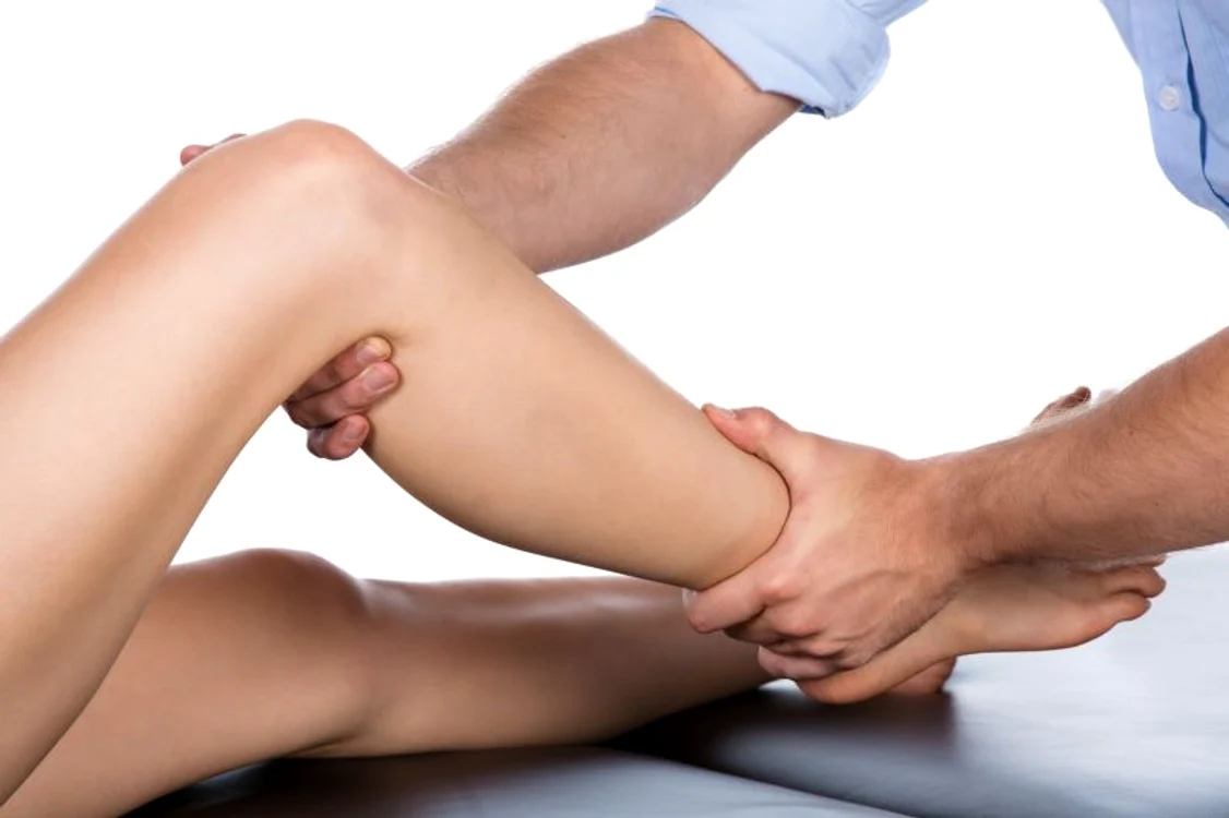 
     Durerile de genunchi care apar când urci scările poate fi un semn precoce al osteoartriteiclickpentrufemei.ro  