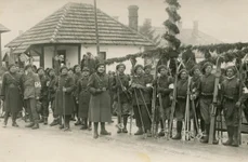 Patrula Batalionului 12 Vânători de Munte participantă la concursul de sky desfășurat la Predeal, 22 februarie 1931 (foto: colecția Muzeului Național de Istorie a României)