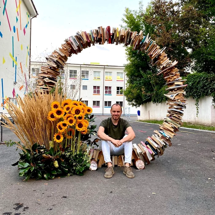 Cosmin Avrămiță - Poarta cărților