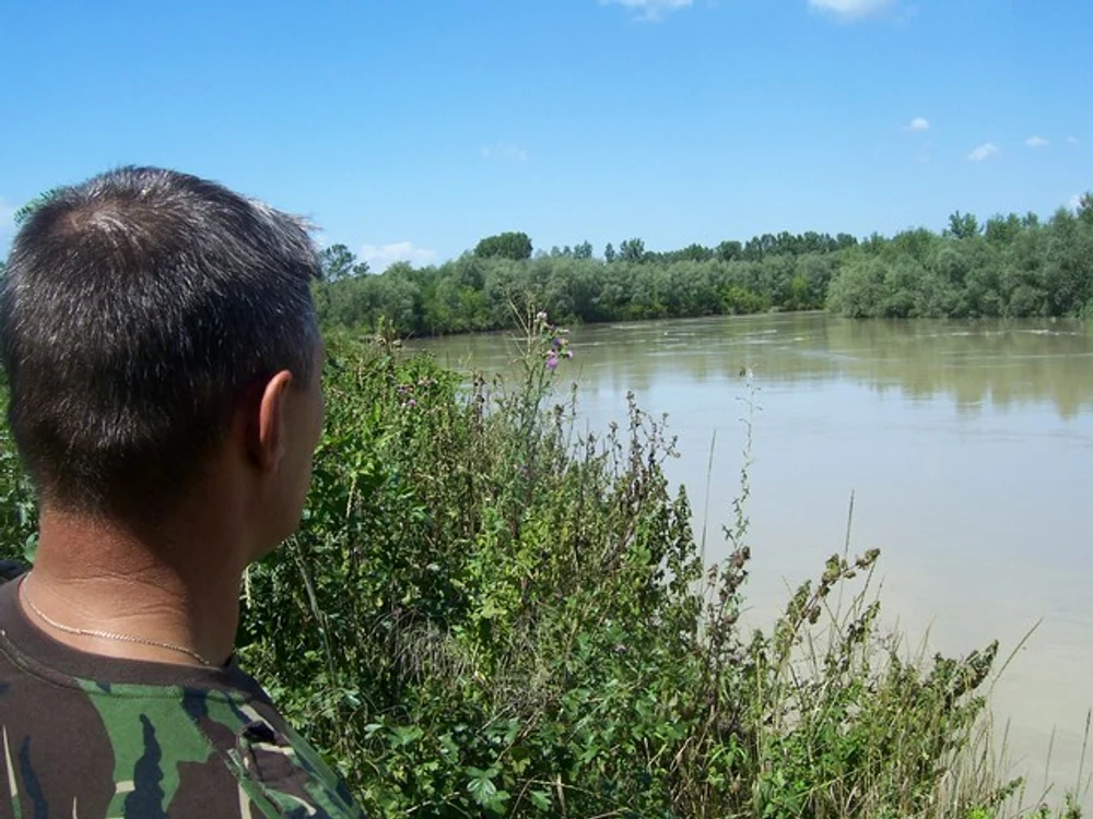 Celor doi moldoveni li s-au întocmit dosare penale pentru trecere ilegală a frontierei.