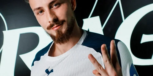 Radu Drăgușin #3 Tottenham jpeg