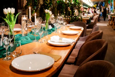 restaurant masa Foto FPIOR jpeg