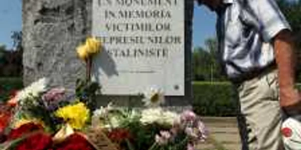 Postamentul dedicat victimelor represiunilor sovietice