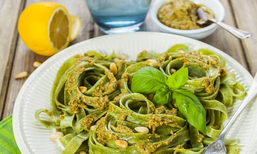 paste cu urzici si sos pesto jpeg