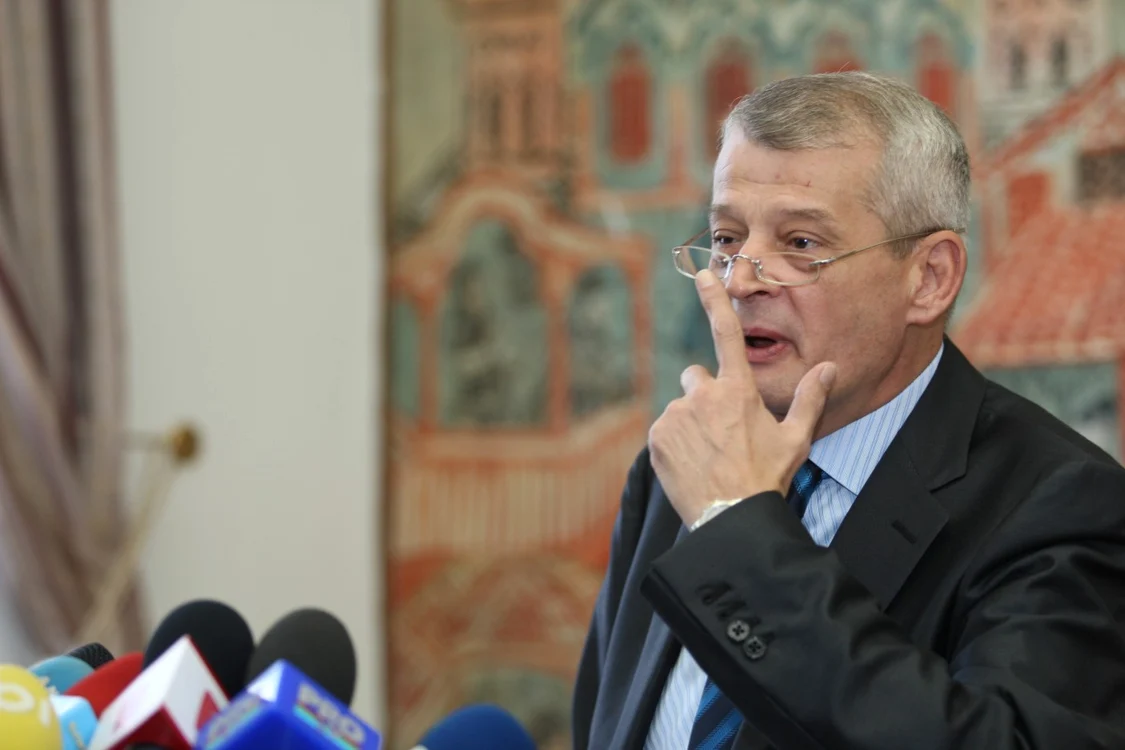 Municipalitatea vrea sp mărească trotuarele de pe Calea Victoriei FOTO Adevărul