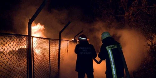 incendiu depozit